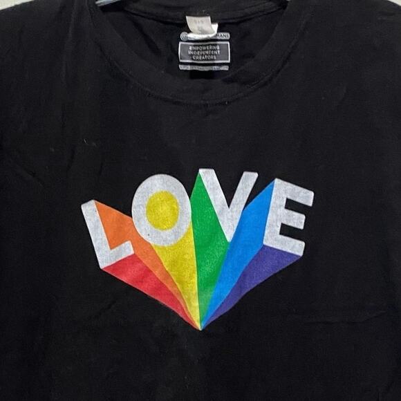 Design By Humans LOVE Tee Rainbow Pride Women's Size XXL Slim Fit T-Shirt - Picture 6 of 7